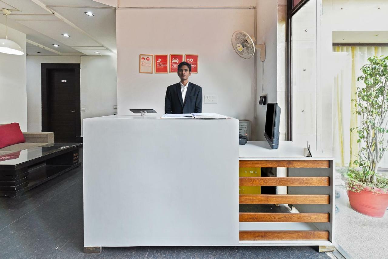 ホテル Oyo Flagship 387 Moulsari Avenue グルガウン エクステリア 写真